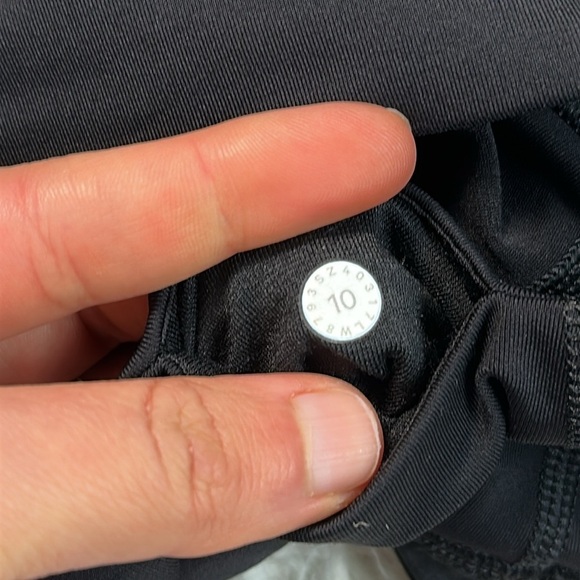 Lululemon Final Lap Skirt Black - Picture 6 of 7